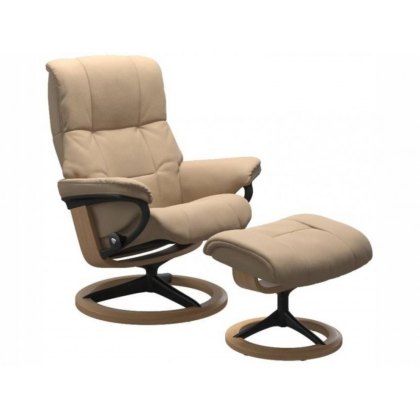 Stressless Quick Delivery Mayfair Medium Signature Base in Paloma Beige With an Oak wood base