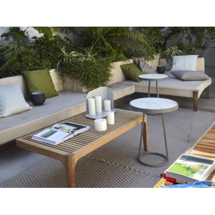 Circles Outdoor Pedestal Table Circles Outdoor Pedestal Table