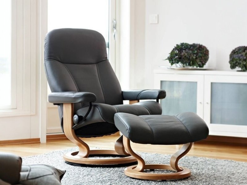 Stressless Quickship Stressless Consul with Classic Base