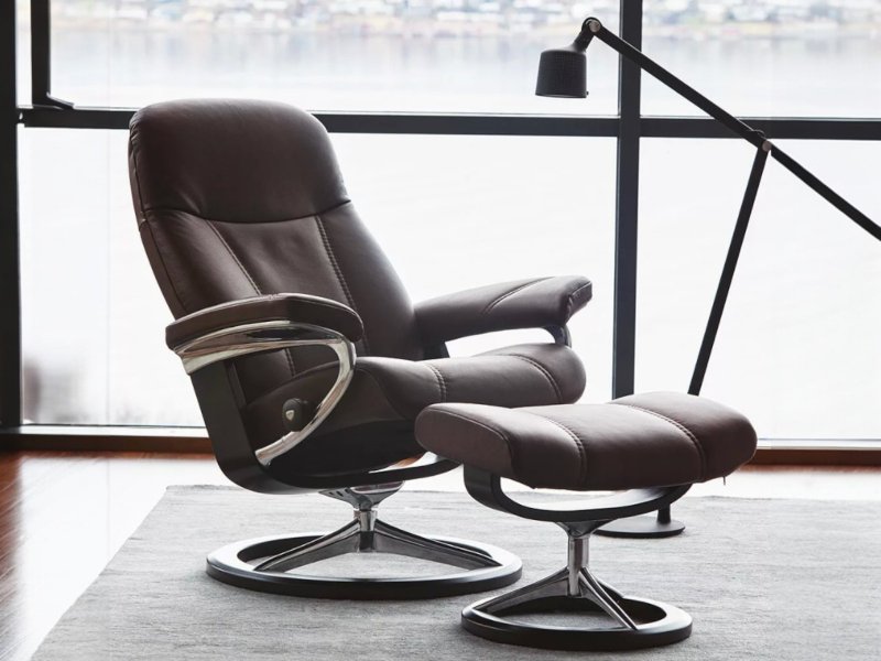 Stressless Quickship Stressless Consul with Signature Base