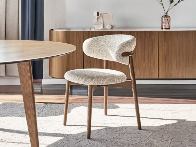 Calligaris Oleandro Dining Chair with wooden legs