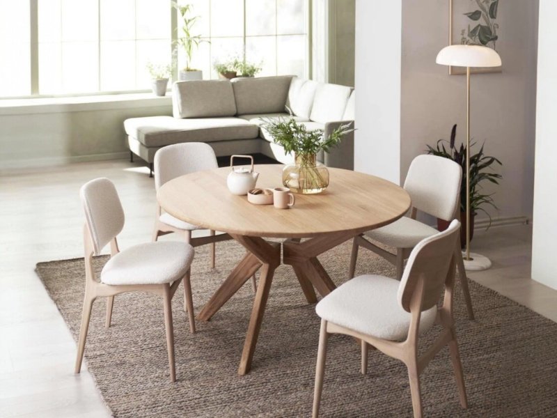 Beadle Crome Interiors Daisy Round Dining Table