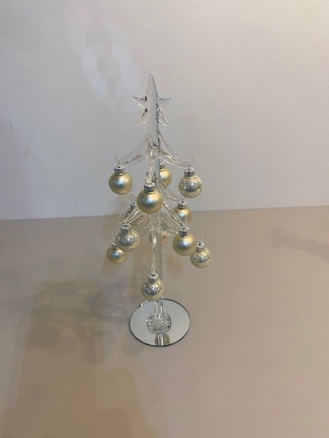 Beadle Crome Interiors White and Silver Bauble Tree